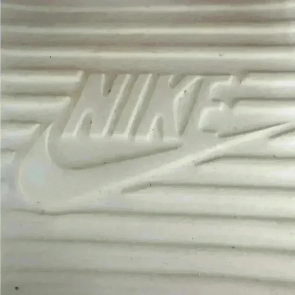 NIKE BENASSI SOLARSOFT  SOLID SP 'LIQUID GOLD' METALLIC SLIDES - Picture 6 of 8